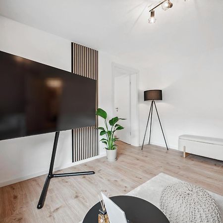 Malu Rooms - Ruhige Lage, Erdgeschoss, Smarttv, Netflix, 24H Checkin, Ludwigsburg Luaran gambar