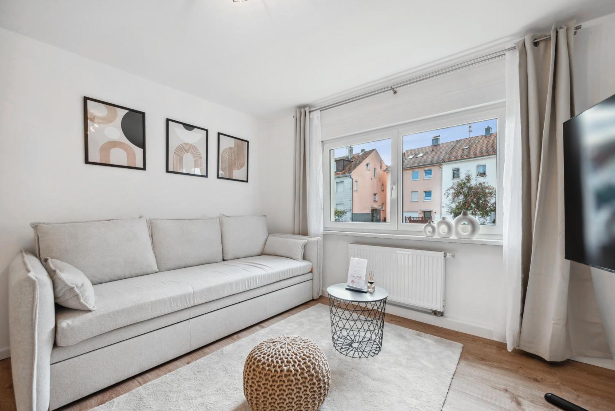 Malu Rooms - Ruhige Lage, Erdgeschoss, Smarttv, Netflix, 24H Checkin, Ludwigsburg Luaran gambar
