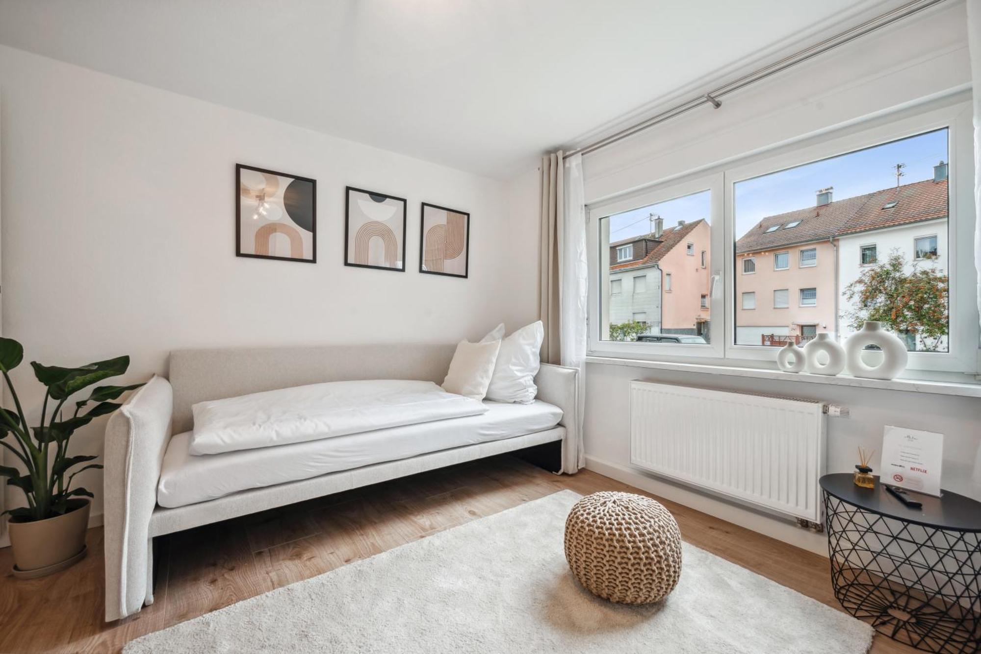 Malu Rooms - Ruhige Lage, Erdgeschoss, Smarttv, Netflix, 24H Checkin, Ludwigsburg Luaran gambar