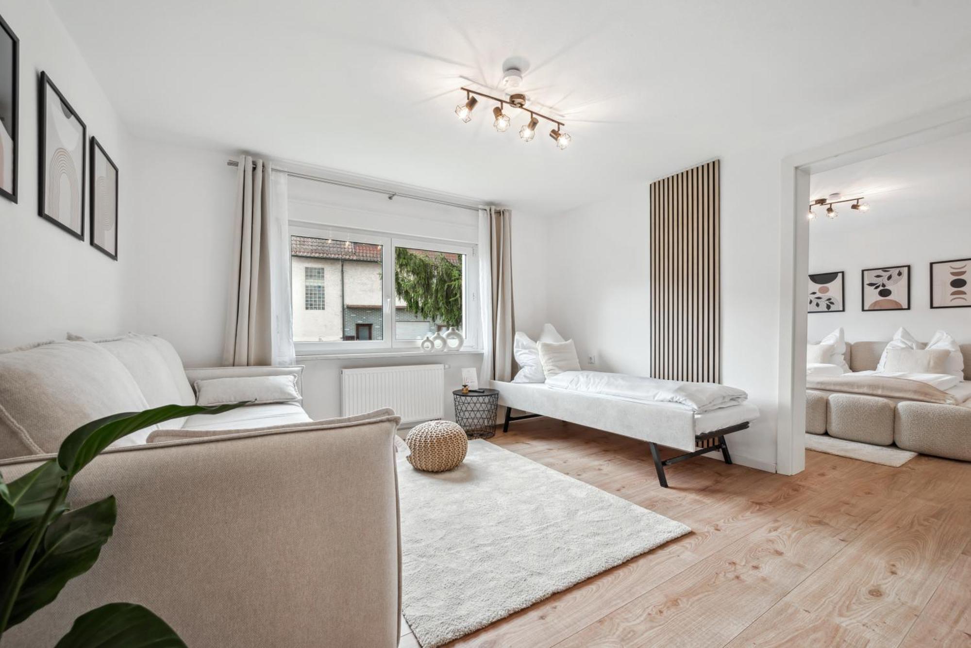 Malu Rooms - Ruhige Lage, Erdgeschoss, Smarttv, Netflix, 24H Checkin, Ludwigsburg Luaran gambar