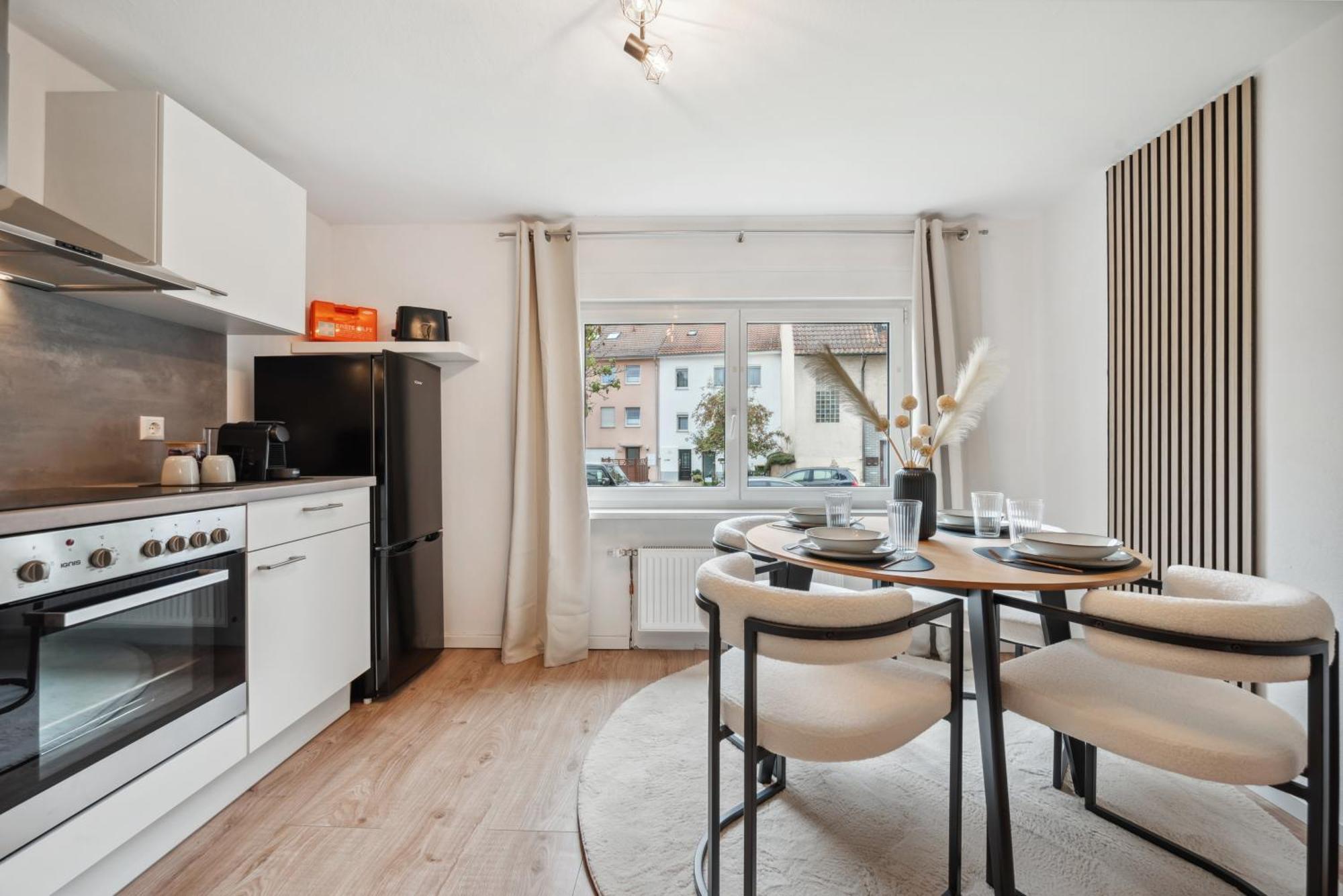 Malu Rooms - Ruhige Lage, Erdgeschoss, Smarttv, Netflix, 24H Checkin, Ludwigsburg Luaran gambar