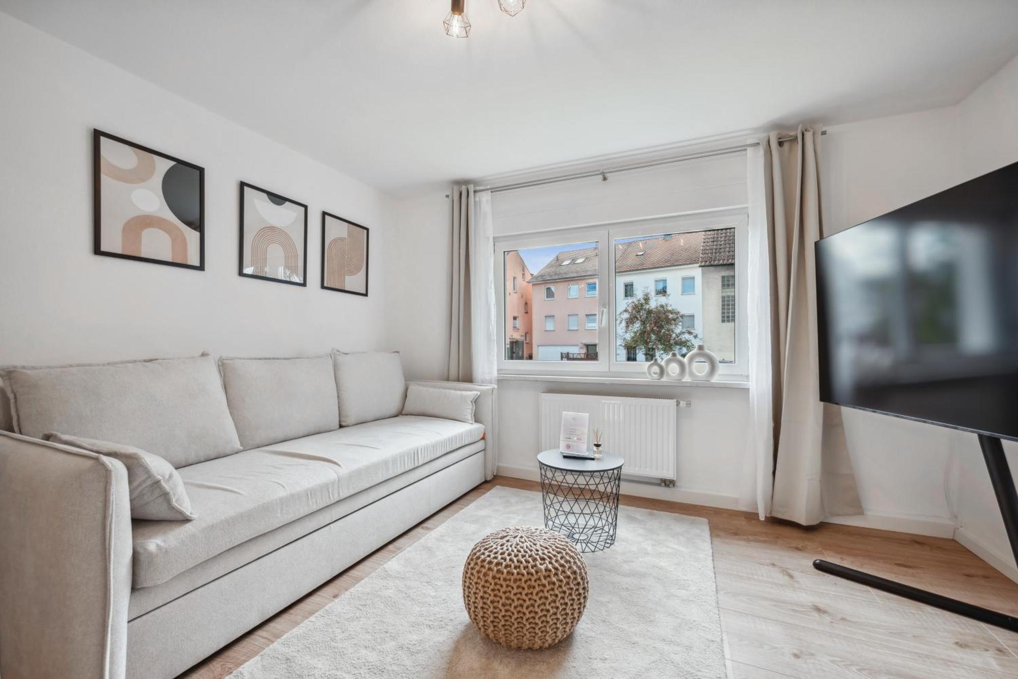 Malu Rooms - Ruhige Lage, Erdgeschoss, Smarttv, Netflix, 24H Checkin, Ludwigsburg Luaran gambar