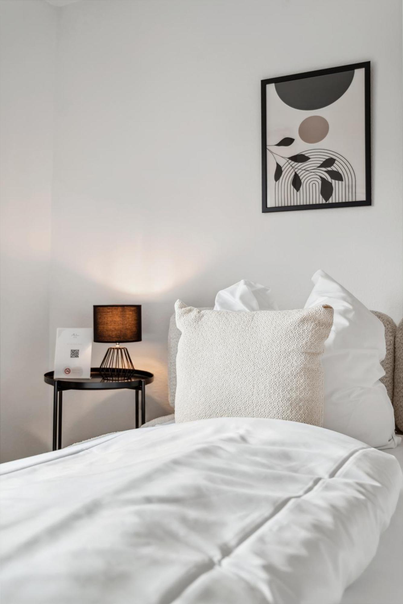 Malu Rooms - Ruhige Lage, Erdgeschoss, Smarttv, Netflix, 24H Checkin, Ludwigsburg Luaran gambar