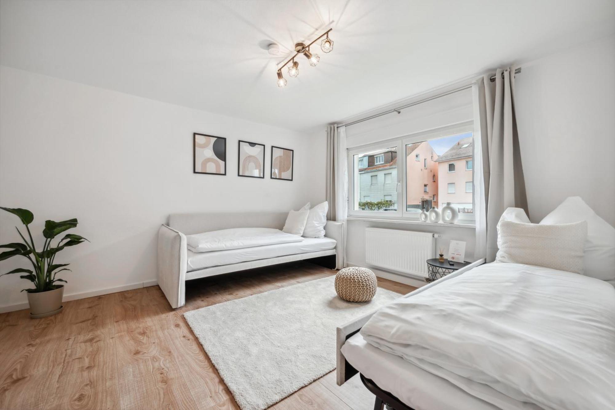 Malu Rooms - Ruhige Lage, Erdgeschoss, Smarttv, Netflix, 24H Checkin, Ludwigsburg Luaran gambar