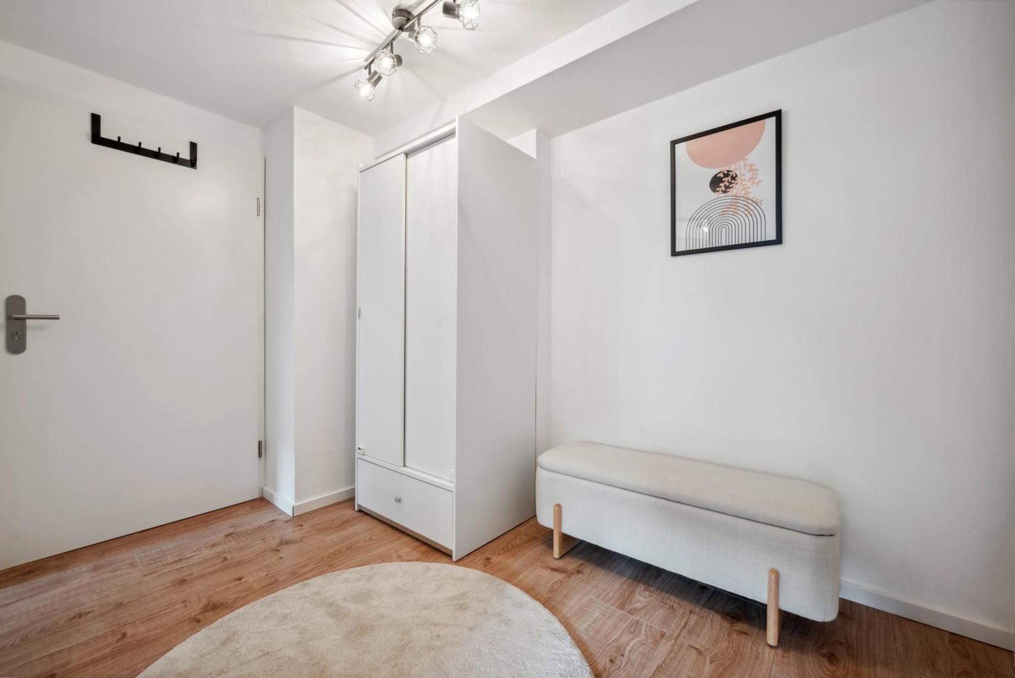 Malu Rooms - Ruhige Lage, Erdgeschoss, Smarttv, Netflix, 24H Checkin, Ludwigsburg Luaran gambar
