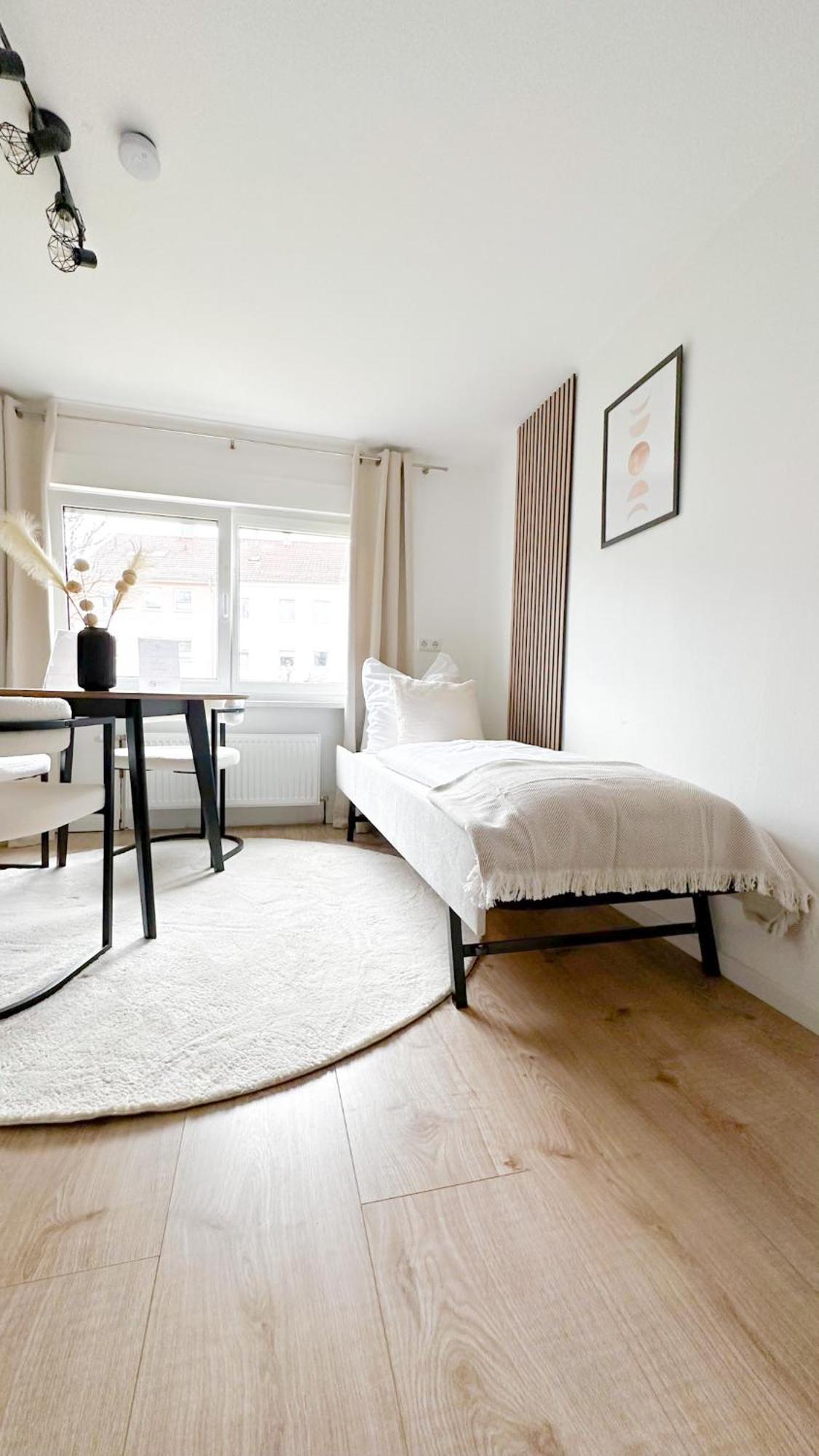 Malu Rooms - Ruhige Lage, Erdgeschoss, Smarttv, Netflix, 24H Checkin, Ludwigsburg Luaran gambar