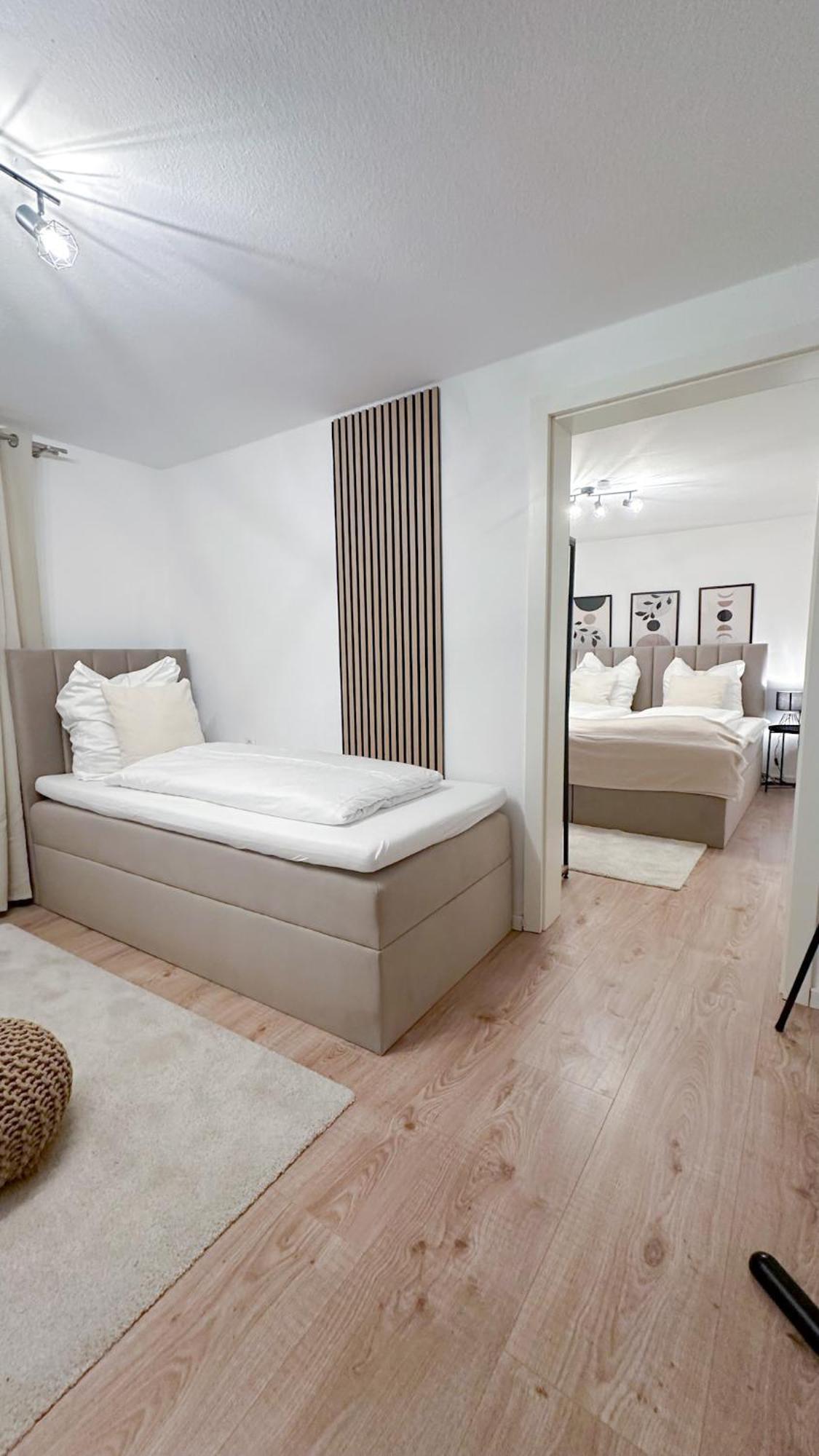 Malu Rooms - Ruhige Lage, Erdgeschoss, Smarttv, Netflix, 24H Checkin, Ludwigsburg Luaran gambar